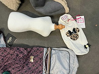 Partij diverse hondenleibanden -en harnassen - afbeelding 10 van  13