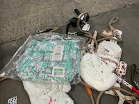 Partij diverse hondenleibanden en -harnassen - afbeelding 8 van  10