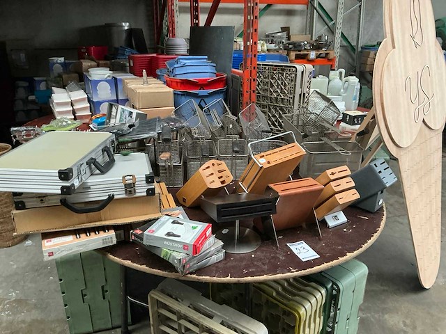 Partij diverse horecabenodigheden - afbeelding 1 van  5