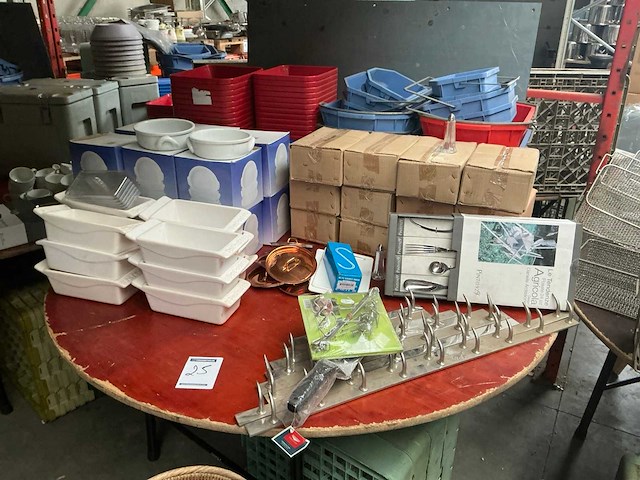 Partij diverse horecabenodigheden - afbeelding 1 van  5