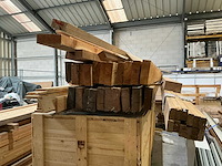 Partij diverse houten balken en planken - afbeelding 4 van  7