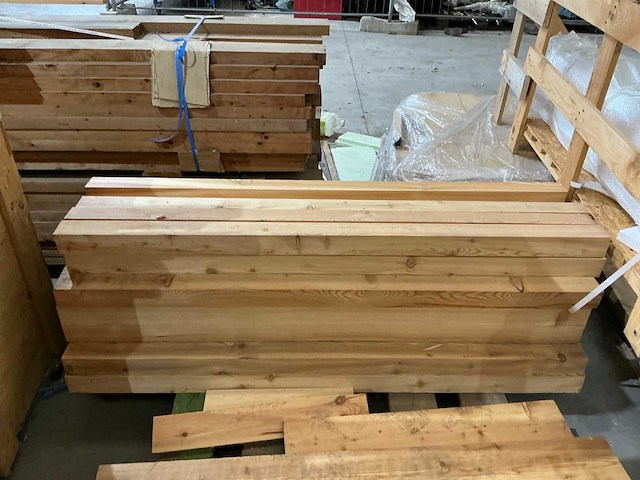 Partij diverse houten balken en planken - afbeelding 6 van  7