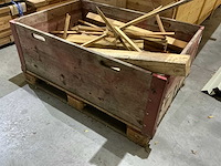 Partij diverse houten balken en planken - afbeelding 7 van  7