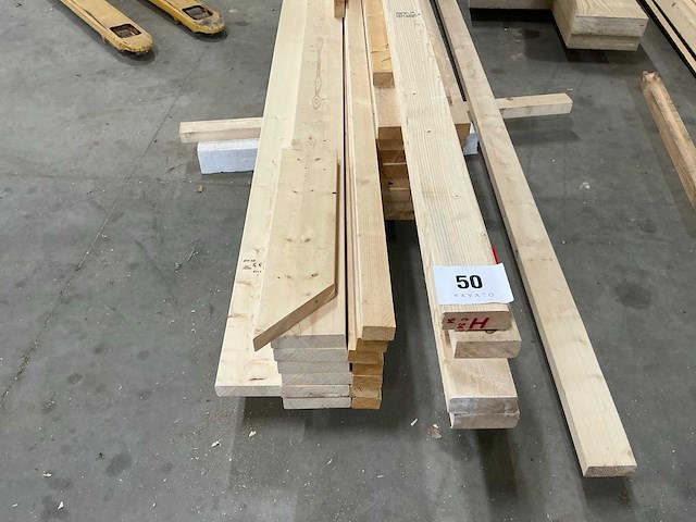 Partij diverse houten balken en planken - afbeelding 11 van  17