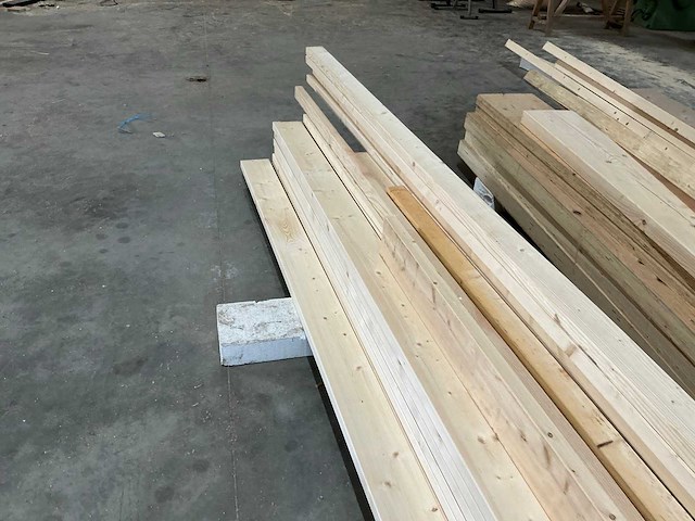 Partij diverse houten balken en planken - afbeelding 14 van  17