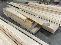 Partij diverse houten balken en planken - afbeelding 15 van  17