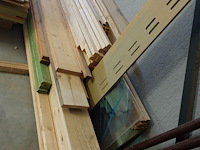 Partij diverse houten balken