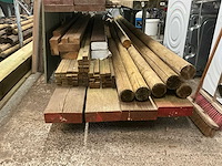 Partij diverse houten balken - afbeelding 1 van  9