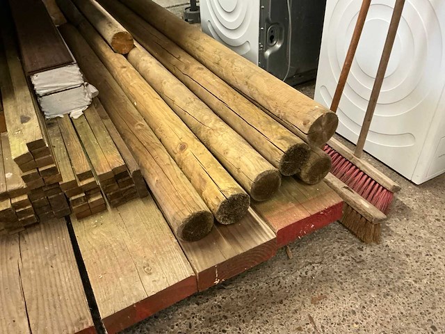 Partij diverse houten balken - afbeelding 2 van  9