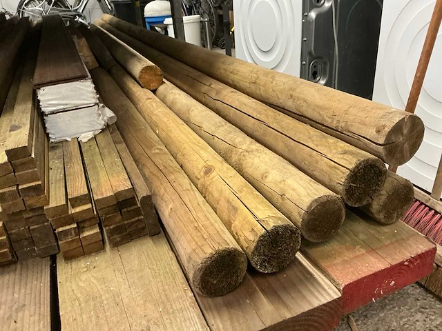 Partij diverse houten balken - afbeelding 5 van  9