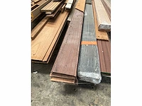Partij diverse houten gevelbekleding en boenselplanken - afbeelding 4 van  17