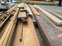 Partij diverse houten gevelbekleding en boenselplanken - afbeelding 5 van  17