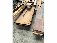 Partij diverse houten gevelbekleding en boenselplanken - afbeelding 14 van  17