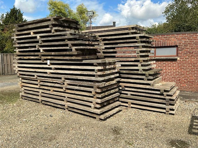 Partij diverse houten palletten - afbeelding 1 van  6