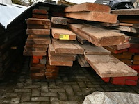 Partij diverse houten planken en balken - afbeelding 1 van  5
