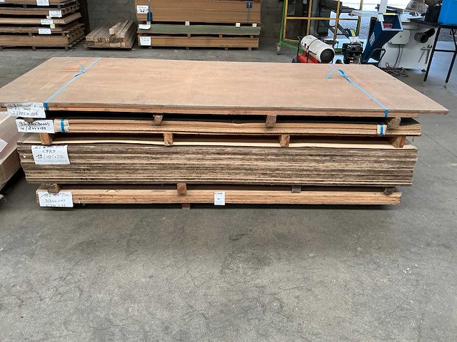 Partij diverse houten platen - afbeelding 2 van  6