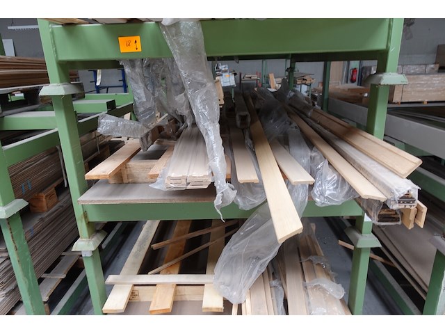 Partij diverse houten plinten - afbeelding 3 van  5