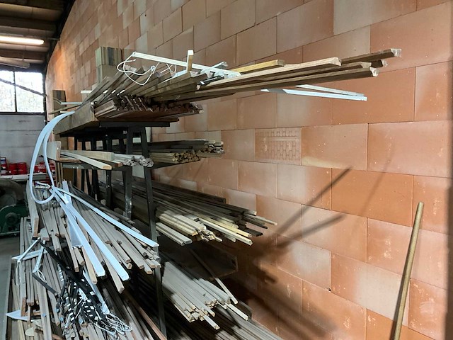 Partij diverse houten profielen - afbeelding 10 van  10