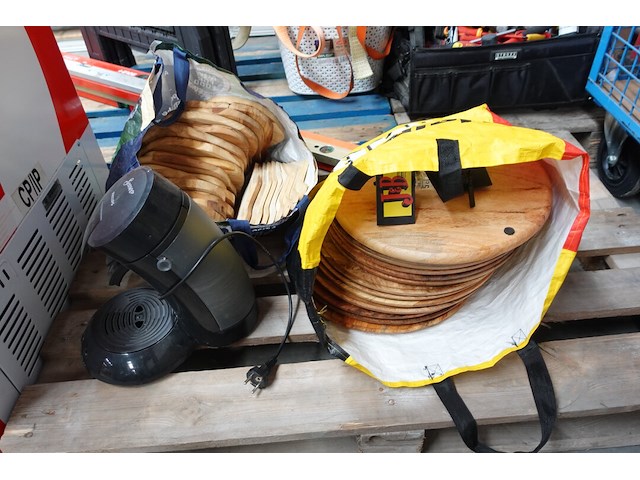 Partij diverse houten snijplanken - afbeelding 1 van  4