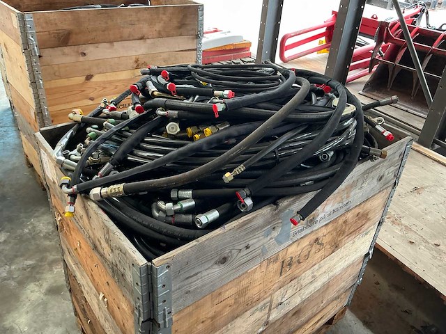 Partij diverse hydraulisch leidingen - afbeelding 2 van  3