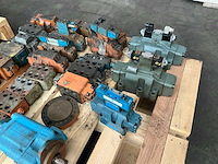 Partij diverse hydraulische onderdelen - afbeelding 3 van  5