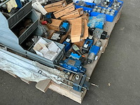 Partij diverse hydraulische onderdelen - afbeelding 8 van  14