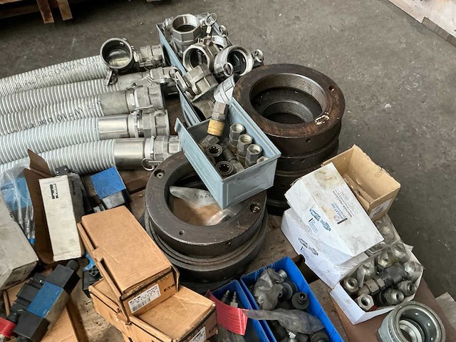 Partij diverse hydraulische onderdelen - afbeelding 11 van  14