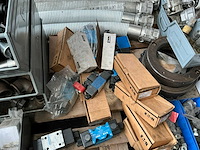 Partij diverse hydraulische onderdelen - afbeelding 13 van  14