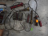 Partij diverse hydraulische pompen en toebehoren