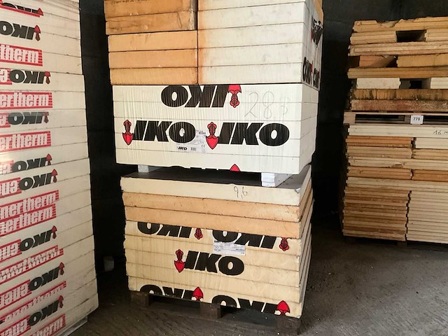 Partij diverse iko isolatie panelen 10 cm dik (28,30 m2) - afbeelding 1 van  4