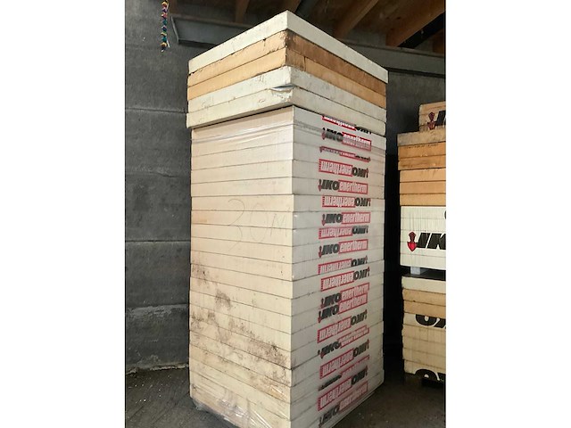 Partij diverse iko isolatie panelen 10 cm dik (30 m2) - afbeelding 2 van  3