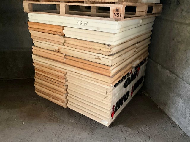 Partij diverse iko isolatie panelen 10 cm tand en groef (16 m2) - afbeelding 2 van  8