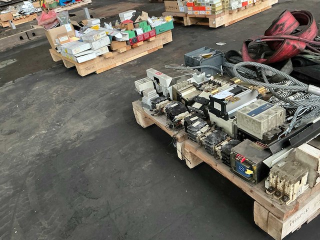 Partij diverse industriële elektro - afbeelding 10 van  18