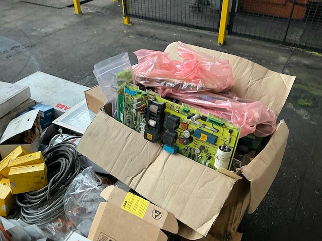 Partij diverse industriële elektro - afbeelding 18 van  18