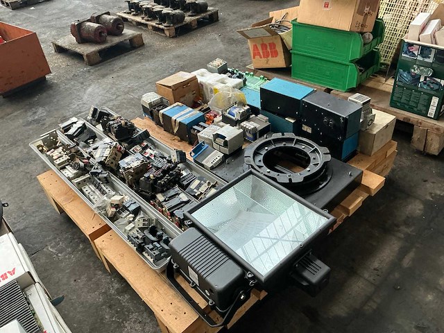 Partij diverse industriële elektro - afbeelding 2 van  16