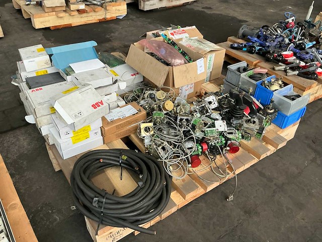 Partij diverse industriële elektro - afbeelding 9 van  16