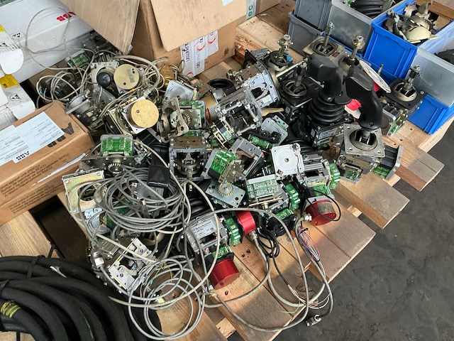 Partij diverse industriële elektro - afbeelding 11 van  16