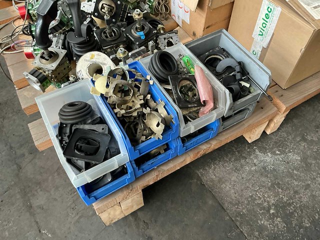 Partij diverse industriële elektro - afbeelding 12 van  16