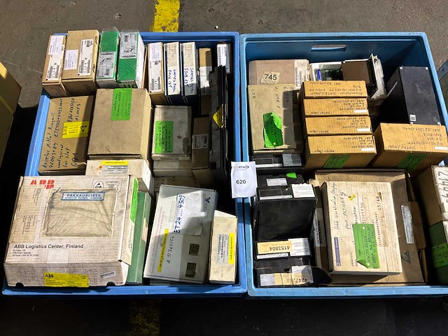 Partij diverse industriële elektro - afbeelding 1 van  7