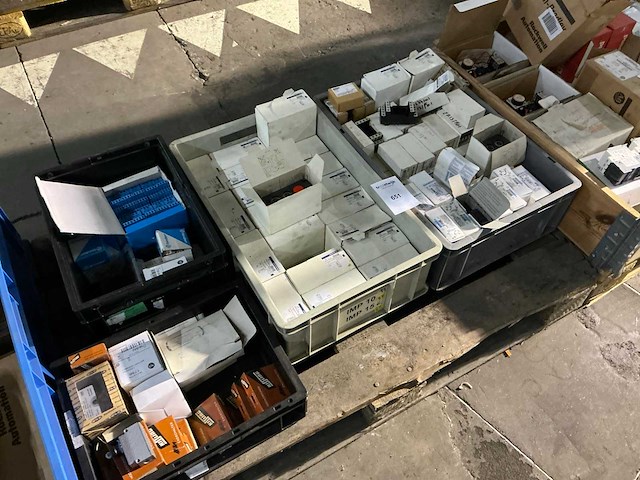 Partij diverse industriële elektro - afbeelding 1 van  11