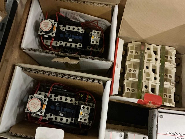 Partij diverse industriële elektro - afbeelding 2 van  10