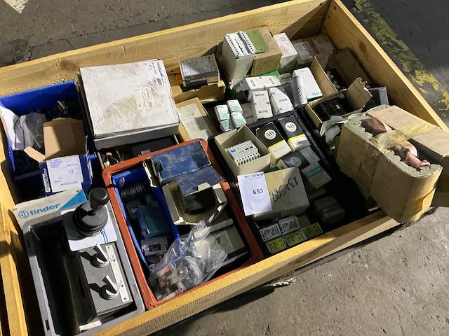 Partij diverse industriële elektro - afbeelding 1 van  11