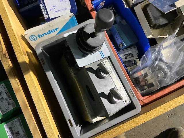 Partij diverse industriële elektro - afbeelding 2 van  11