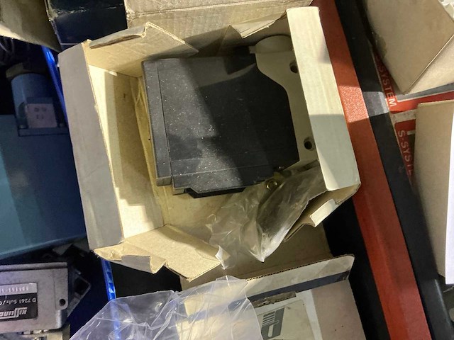 Partij diverse industriële elektro - afbeelding 3 van  11