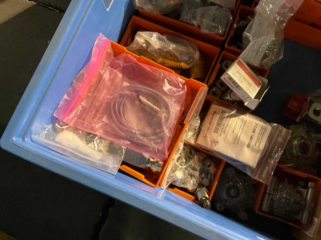 Partij diverse industriële elektro - afbeelding 1 van  7