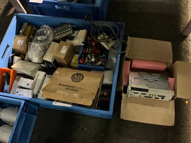 Partij diverse industriële elektro - afbeelding 1 van  7