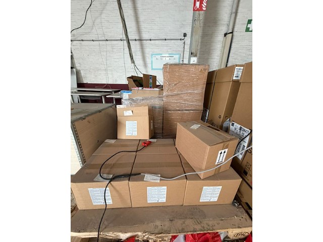 Partij diverse industriële verbruiksgoederen + toebehoren - afbeelding 3 van  17