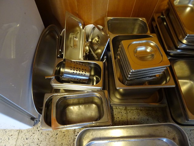 Partij diverse inox g/n bakken - afbeelding 2 van  4