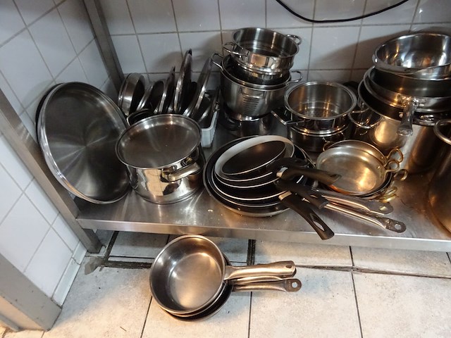 Partij diverse inox kookpotten/pannen - afbeelding 2 van  3