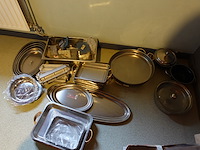 Partij diverse inox schalen/braadslede - afbeelding 1 van  5